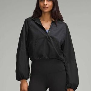Lululemon Women's Black Scuba Cropped Anorak (NWOT)